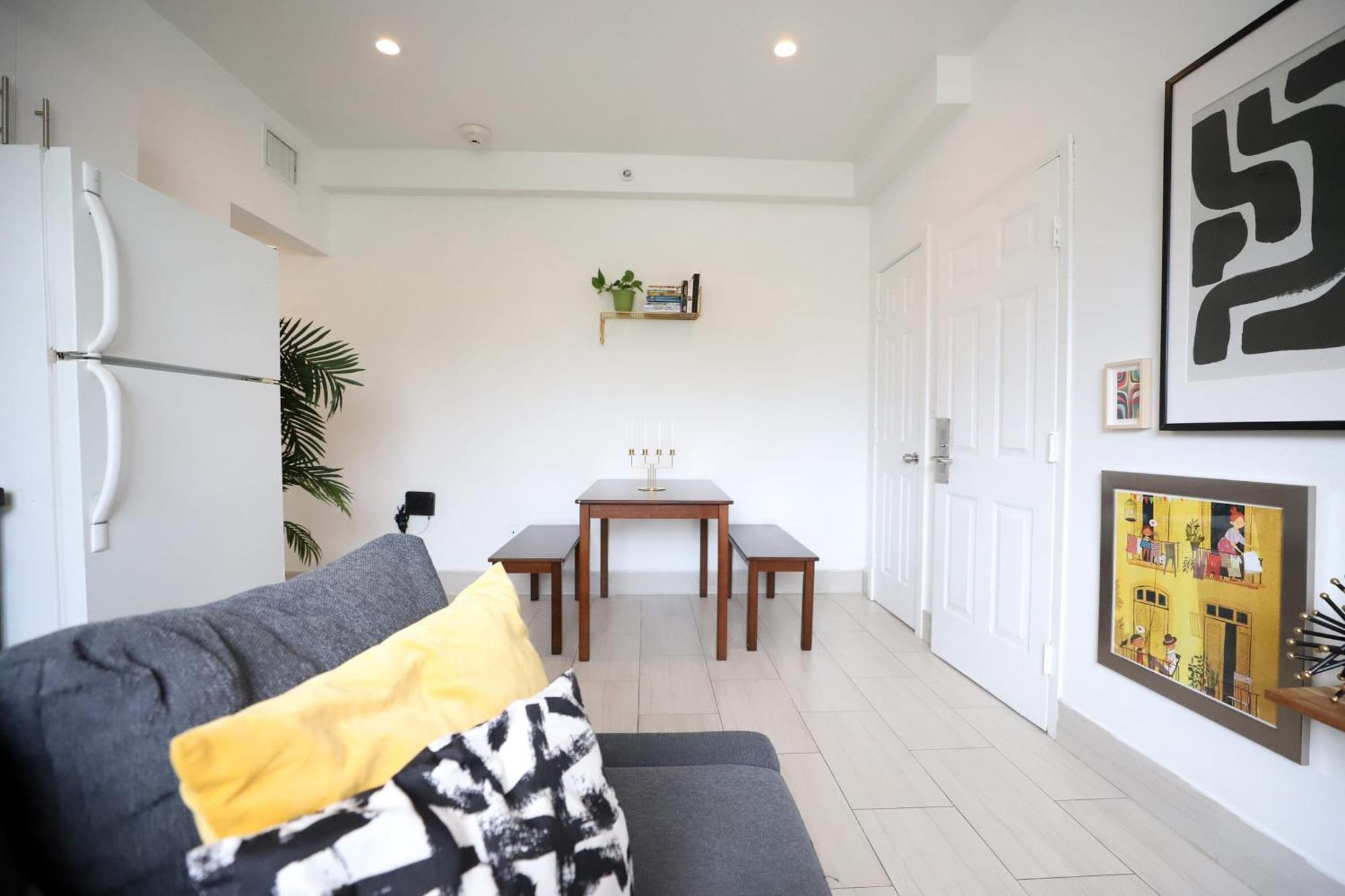 2 Bedroom Apartment 3 Minute Walk To South Beach & Ocean Drive 마이애미 비치 외부 사진